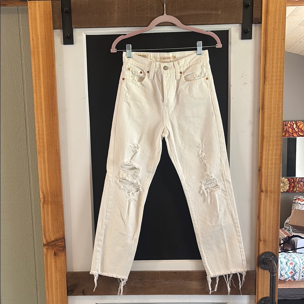 Levi's original wedgie Stylish White Distressed Women's Jeans Cream white